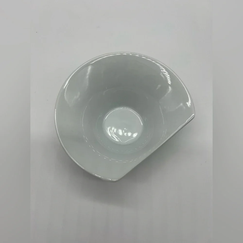 4 porcelain ramekin serving / tasting dishes